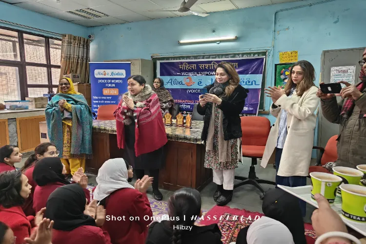    زینت محل اسکول : طالبات  کے مسائل اور چیلنجر پر آوازخواتین کا خصوصی پروگرام  