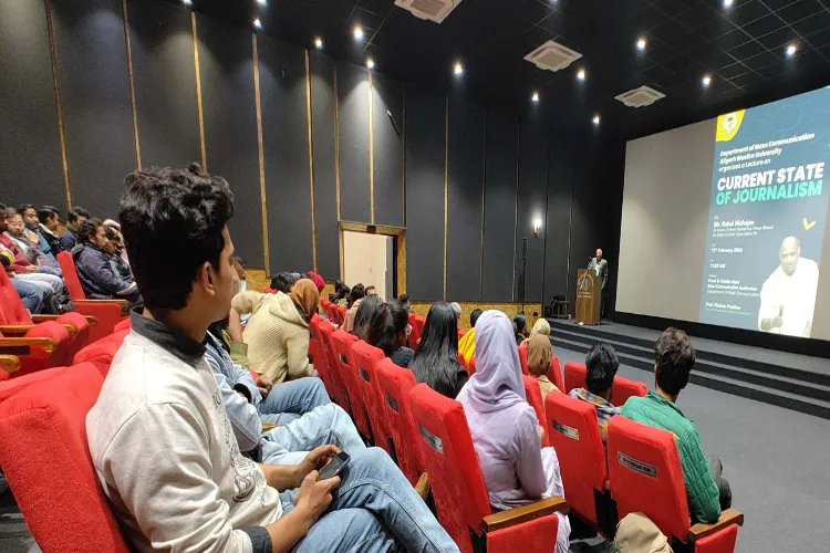 سینئر صحافی راہل مہاجن نے شعبہ ابلاغ عامہ میں لیکچر دیا
